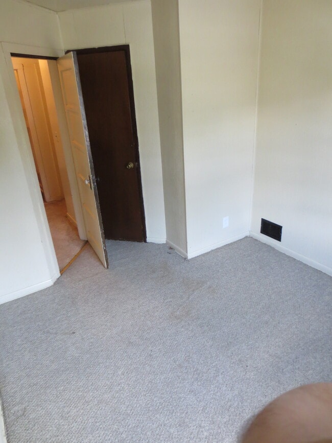 Photo - 339 Hemlock Dr