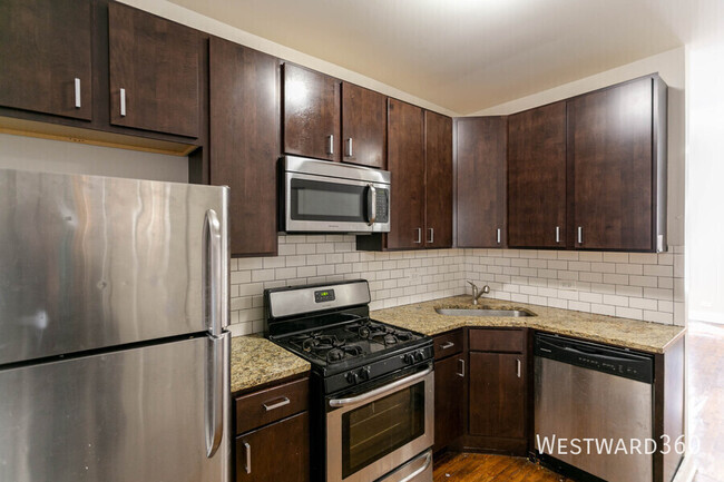 Building Photo - 1662.5 W Farwell Ave Unit 1S Rental