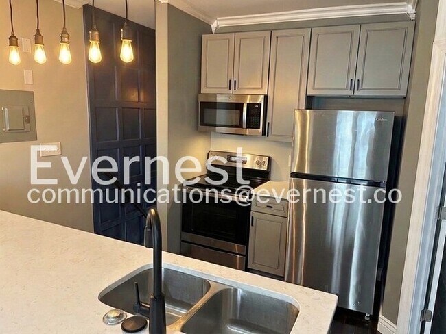Photo - 112 Hanford St Unit b