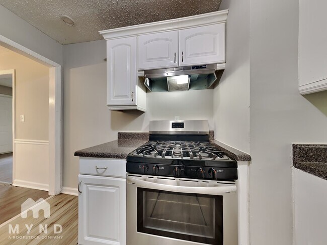 Photo - 279 Howell Terrace SW