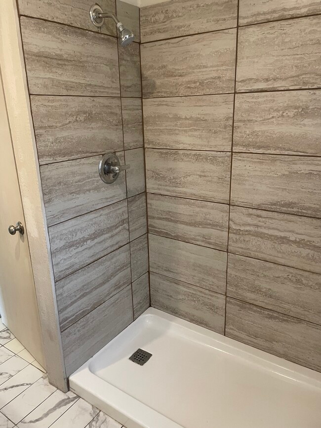 Photo - 502 SE Lee Haven Dr