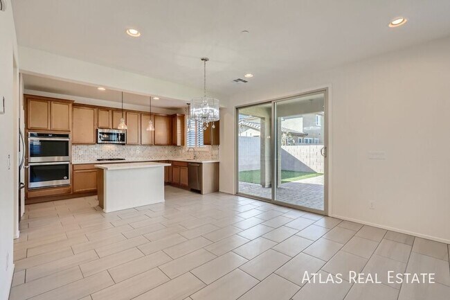 Photo - 637 Loyalty Ct House