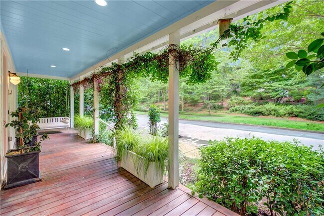 Photo - 9043 Selborne Ln