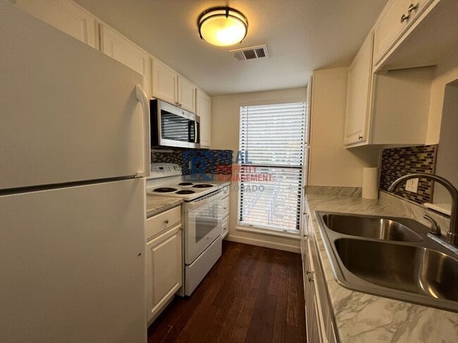 Photo - 6470 S Dayton St