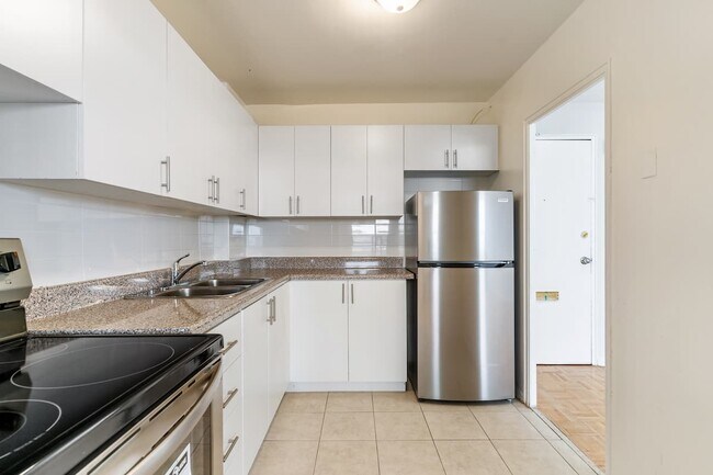 Photo - 2283 Eglinton Avenue Apartments