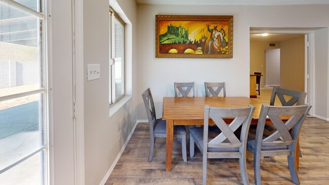 Photo - 2080 E Greenway Dr