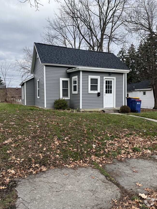 Building Photo - 917 Innes St NE Rental