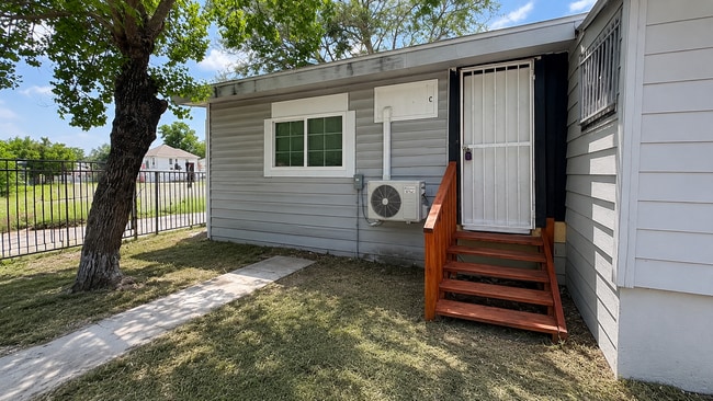 Photo - 314 N Nueces Unit C