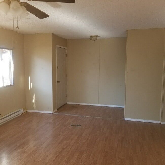 Photo - 400 SE 58th Ave