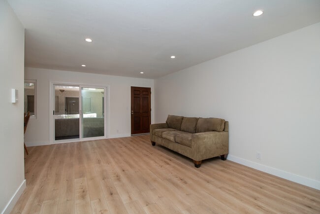 Photo - 3637 Glendon Ave