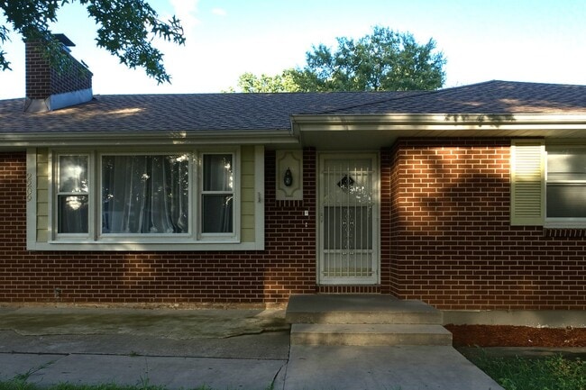 Photo - 2209 N 82nd Terrace
