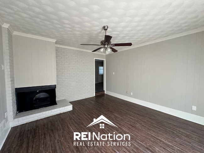 Photo - Spacious 4BR/2BA Memphis Rental with 2-Car Garage, Hardwood Floors & Fireplace