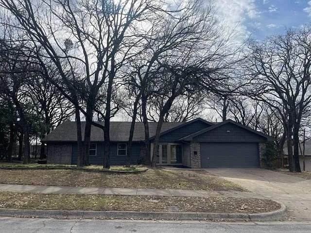 Room in House on Springhill Dr