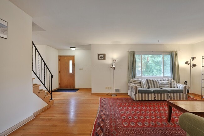 714 Island Ct