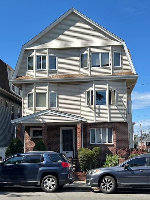 Photo - 325 Main St Unit 3