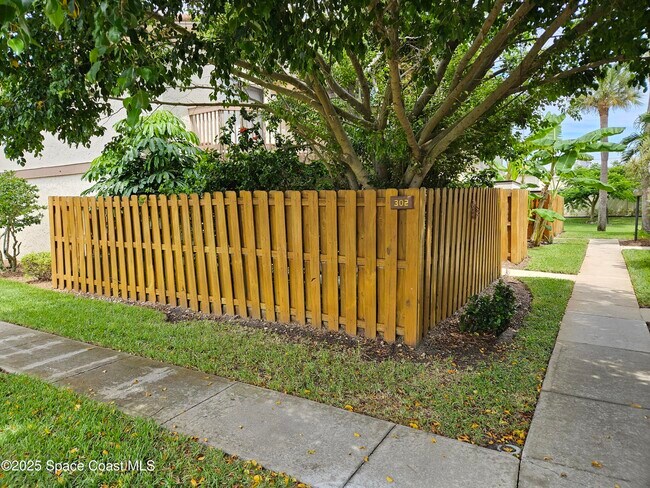 Building Photo - 200 S Banana River Blvd Rental