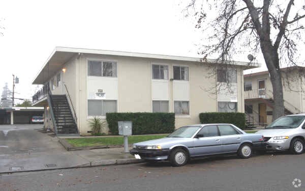 Photo - 1088 Roewill Dr