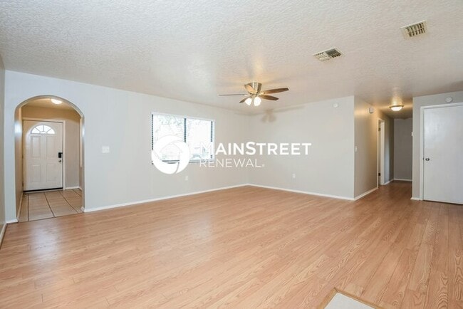 Photo - 3 Bedroom Pet-Friendly Home in MERRITT ISLAND, FL with Main Street Renewal