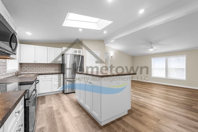 Photo - 3 Bedroom 2 Bathroom Home in a Rustic Setting with Mountain Views Available in Blanchard!