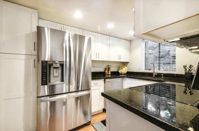 10407 NE 32nd Pl