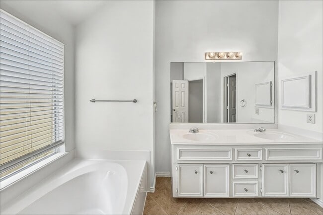 Building Photo - 860 Rock Harbor Ln
