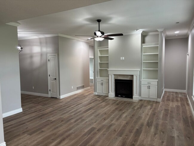 Photo - Single Family Home - Available For Rent in Old Hawthorne!