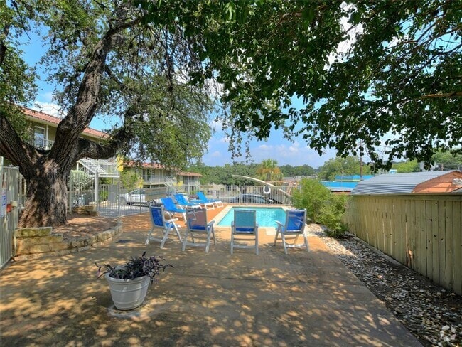 Building Photo - 2302 East Side Dr Unit 16 Rental