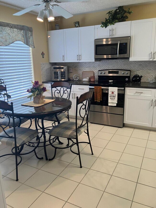 Photo - 5600 Fairway Park Dr Unit 201