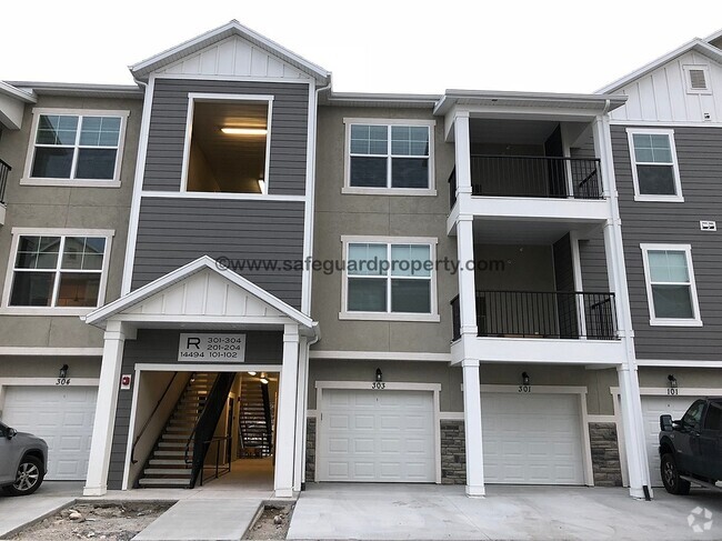 Building Photo - Gorgeous Herriman Condo Unit 303