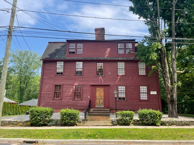 Building Photo - 226 Broad St Unit 3