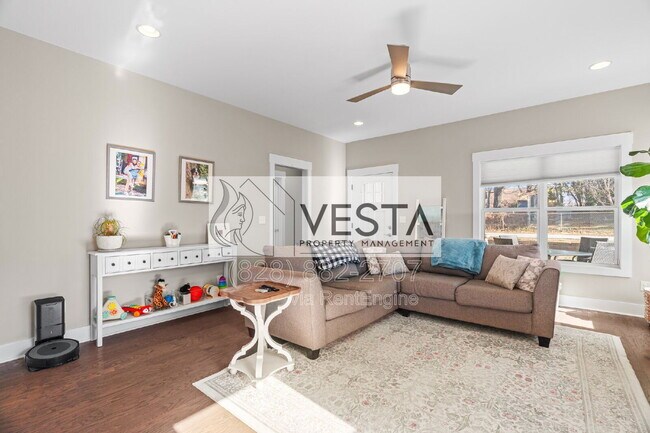 Photo - 4 Lola Lilly Pl