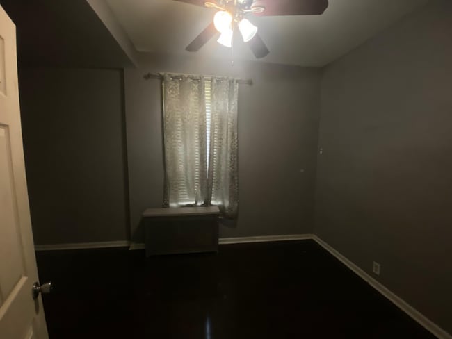 Photo - 223 E 15th St