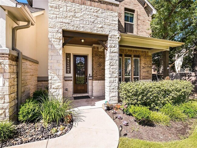 Photo - 332 Quartz Dr