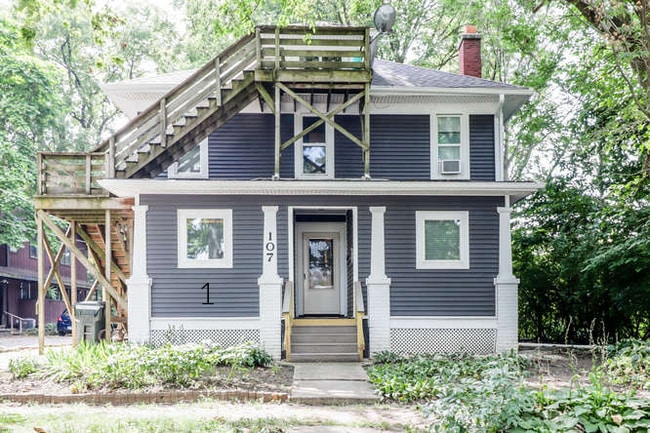 Photo - 107 W Oregon St Unit 1