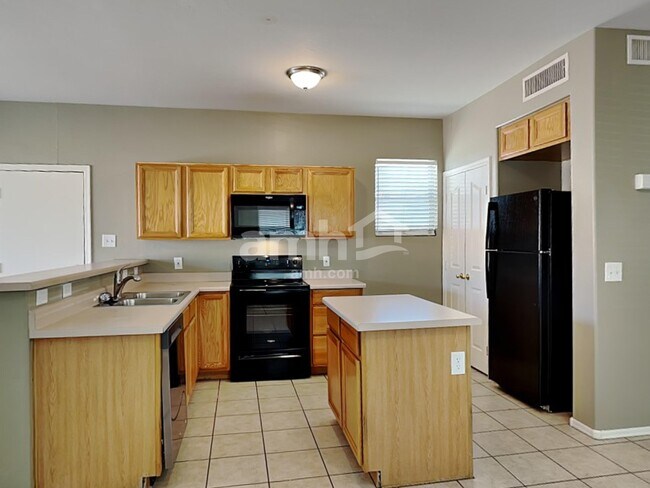 Photo - 3910 W Darrow St