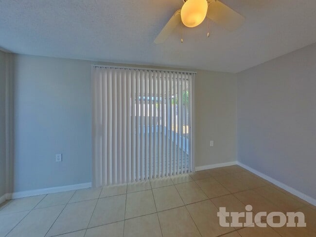 Photo - 1440 Overlea St