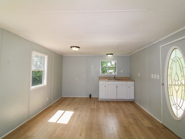 16 Simpson Rd