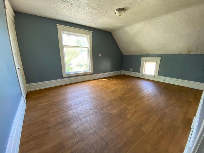 Photo - 817 Egleston Ave Unit 2