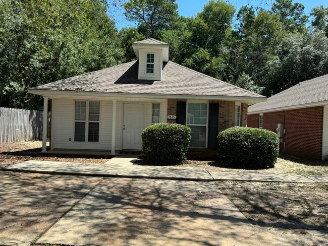 Photo - 1615 Chadwick Ln