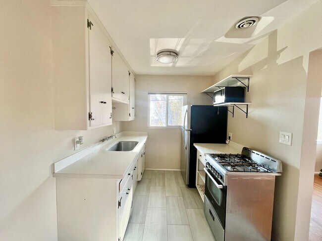 Photo - 3791-3795 Oneida Pl Unit 3793