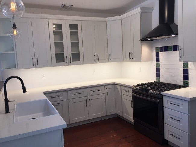 Photo - 5046 La Roda Ave