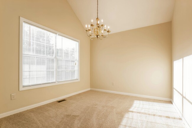 Photo - 5390 Springbrook Dr SW