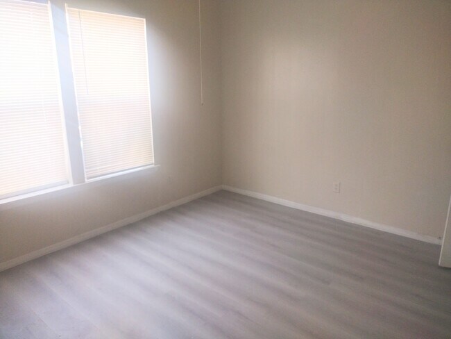 Photo - 508 Holiday Dr Unit #1