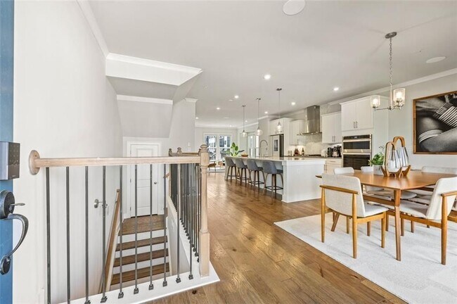Photo - 2145 Burnside Dr NW