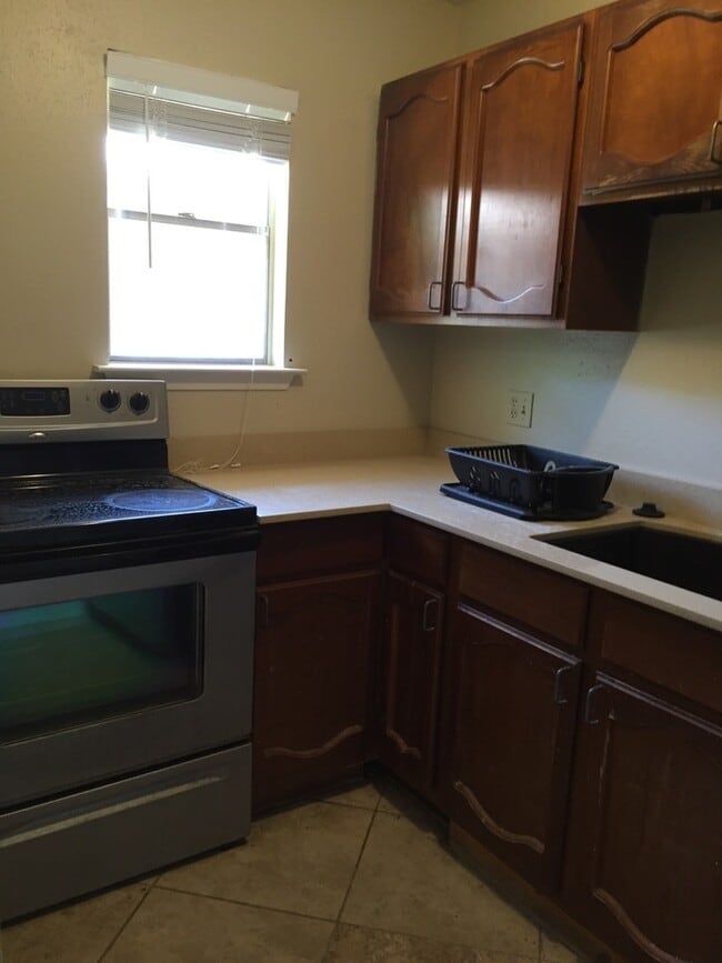 Photo - College Station - 1 bedroom /1 bath condo in Northgate area!! - Walking or biking distance to TEX...