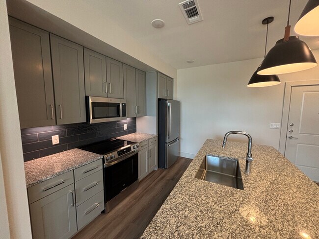 Photo - 216 Flint Rdg Rd Unidad b5