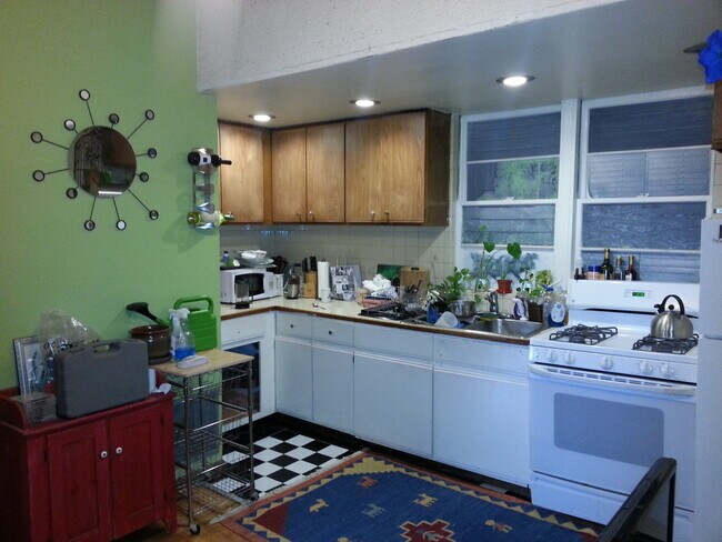 Photo - 2350 W Augusta Blvd Unit 3-W