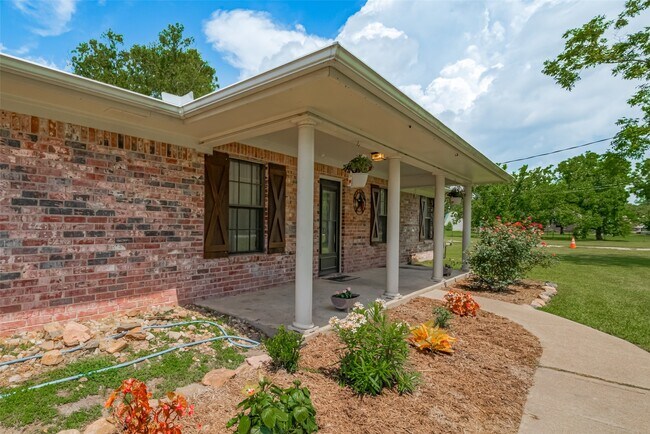 Photo - 109 Fox Hollow Dr