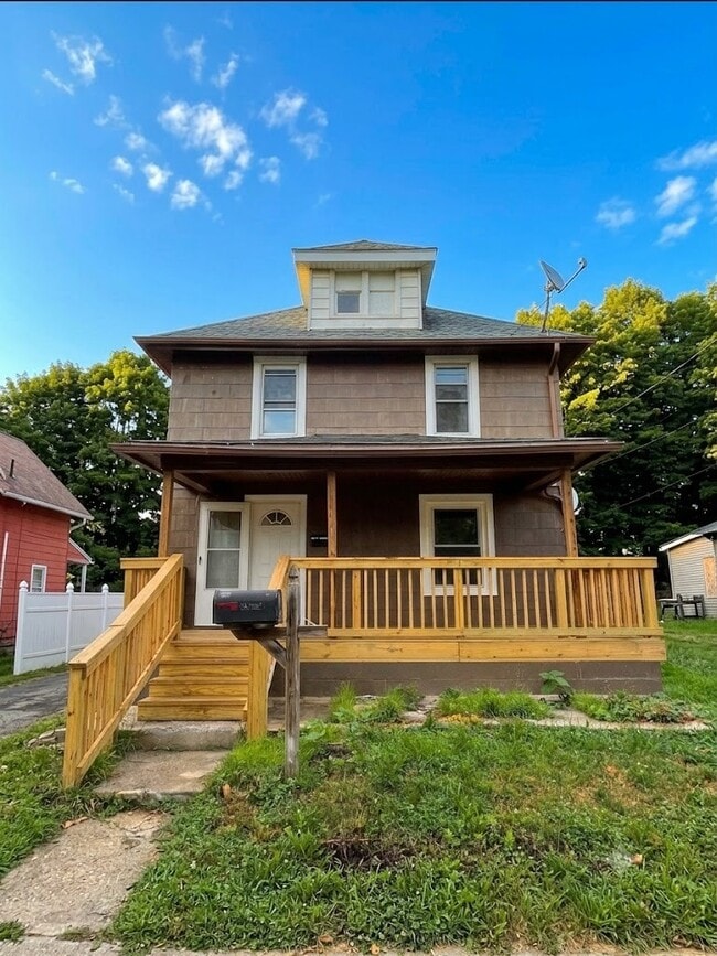 Building Photo - 3 Parsons Ave Unit 1