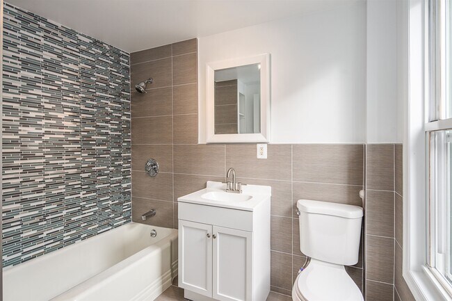 Photo - 74 COLGATE St Unit 2